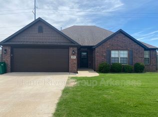 470 Sorrento Dr, Centerton, AR 72719
