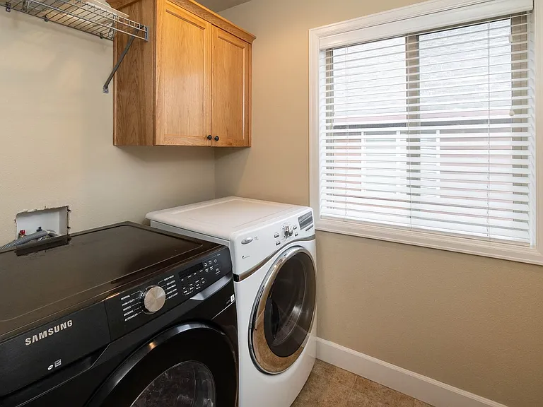 20285 Schaeffer Dr — Photo 5