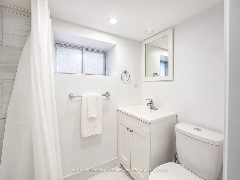 112 Clendenan Ave — Photo 16