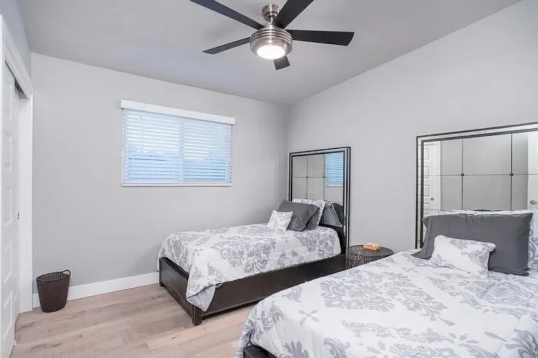 7508 E Highland Ave — Photo 11
