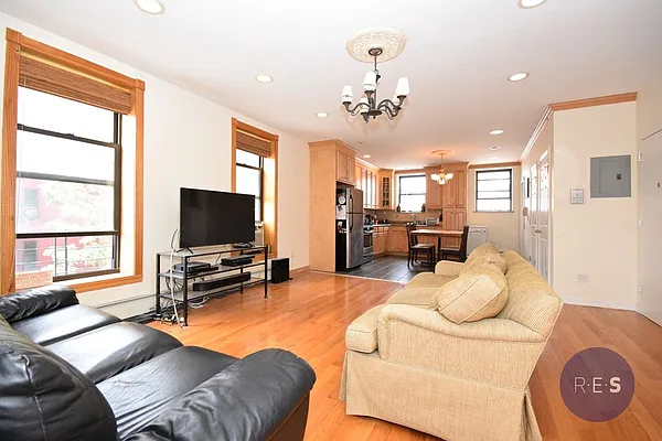 Rented by RES New York | media 18