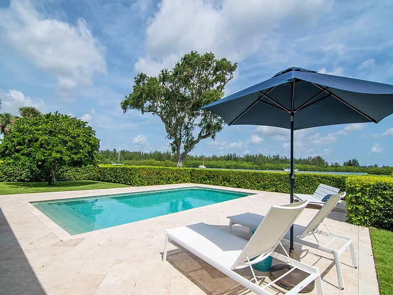 215 Live Oak Rd — Photo 13
