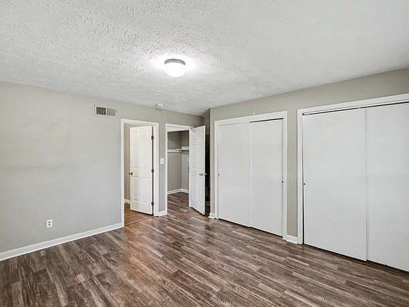 3rd image of 377 Redding Rd #B