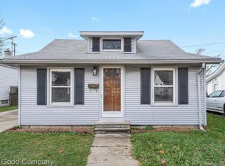28057 Maple St, Roseville, MI 48066