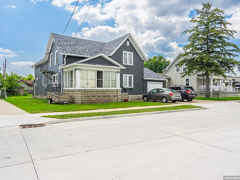211 Oak St — Photo 25