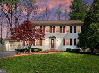 8492 Falling Leaf Rd, Springfield, VA 22153