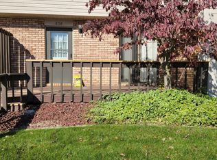 858 Armstrong Rd, Lansing, MI 48911