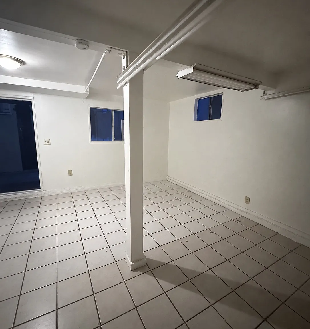 Studio, $1,200 — Photo 1