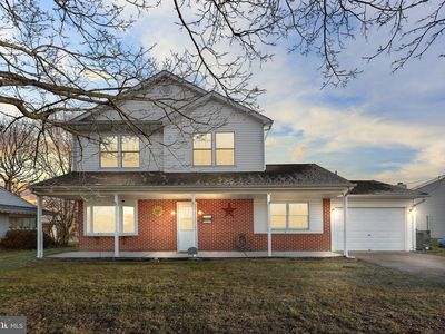 16 Pond Ln, Levittown, PA, 19054