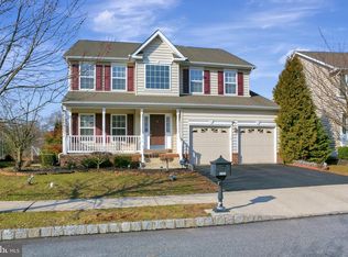 1108 Morgan Hill Dr, Pennsburg, PA 18073