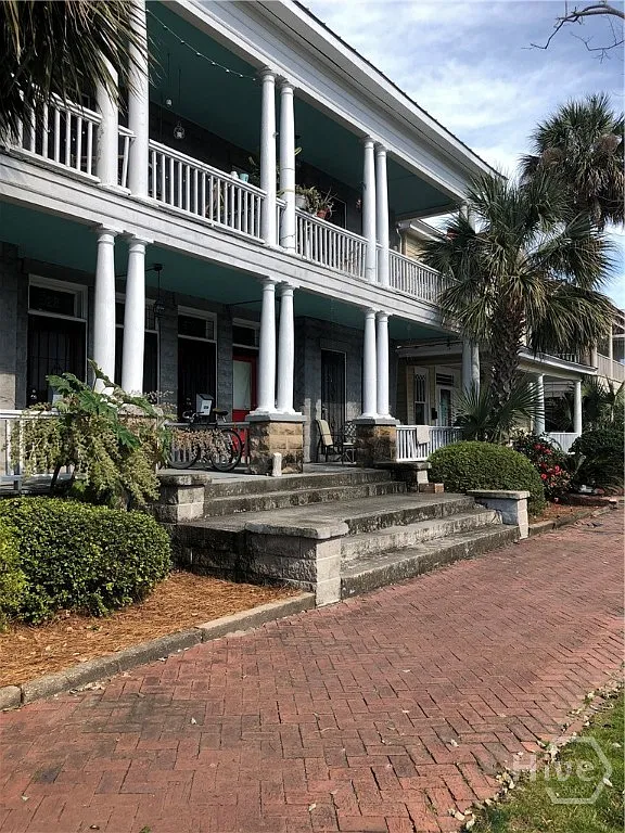 3 bed, 1.0 bath, 1500 sqft, $1,725 — Photo 1