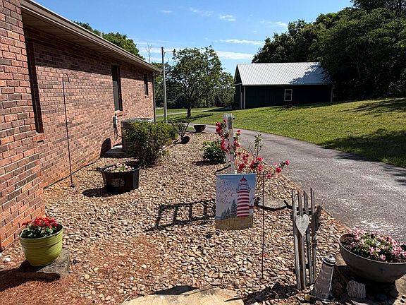 45th image of 1710 Murphy Myers Rd