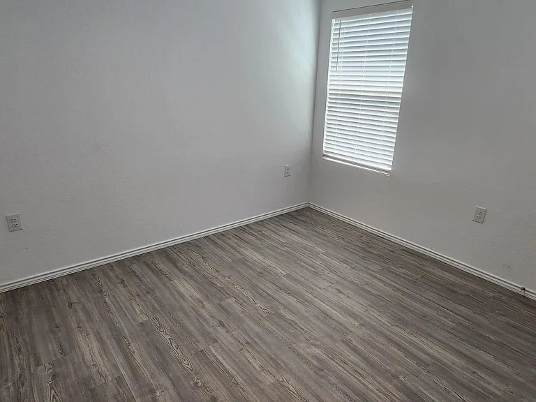 4538 Zoe Pass — Photo 15
