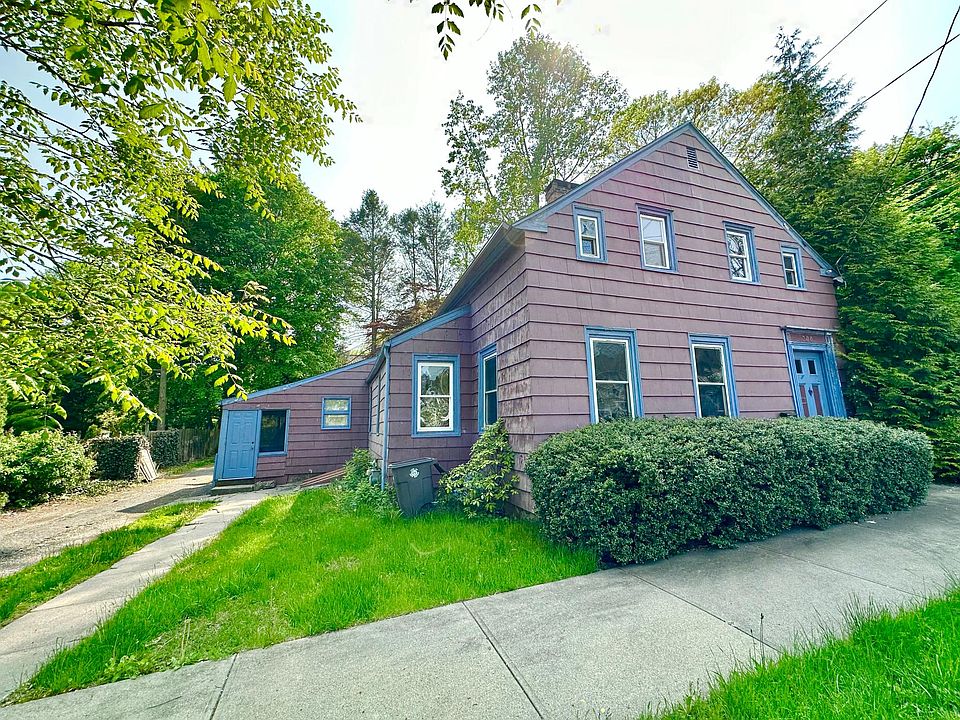 1st image of 302 W Elm St