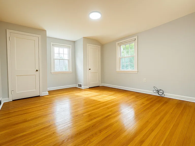 Twin Oaks Dr — Photo 12