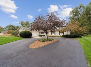 10725 Culver Rd, Brighton, MI 48114