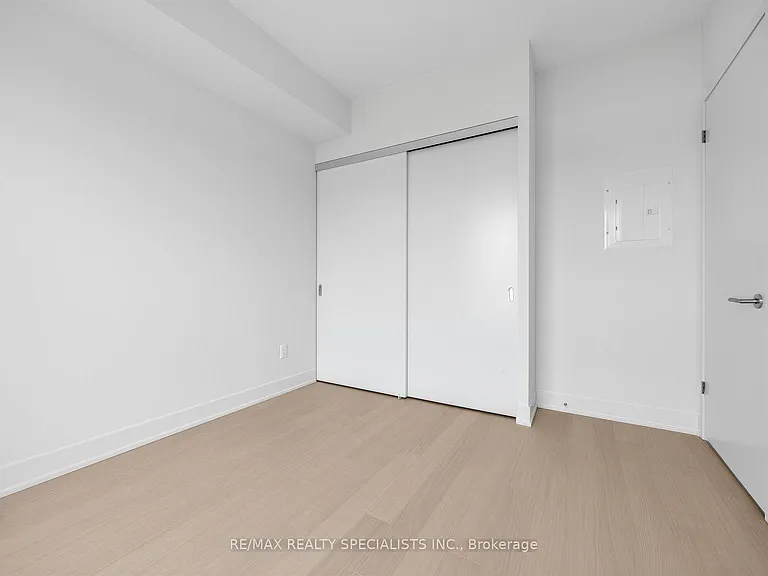 322 Dupont St #907 — Photo 23