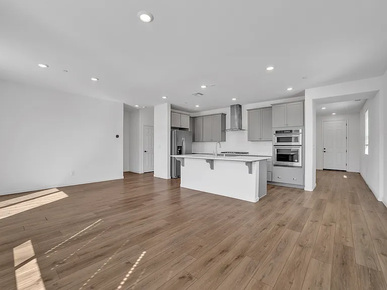 4562 Butterfly Ridge Dr — Photo 5