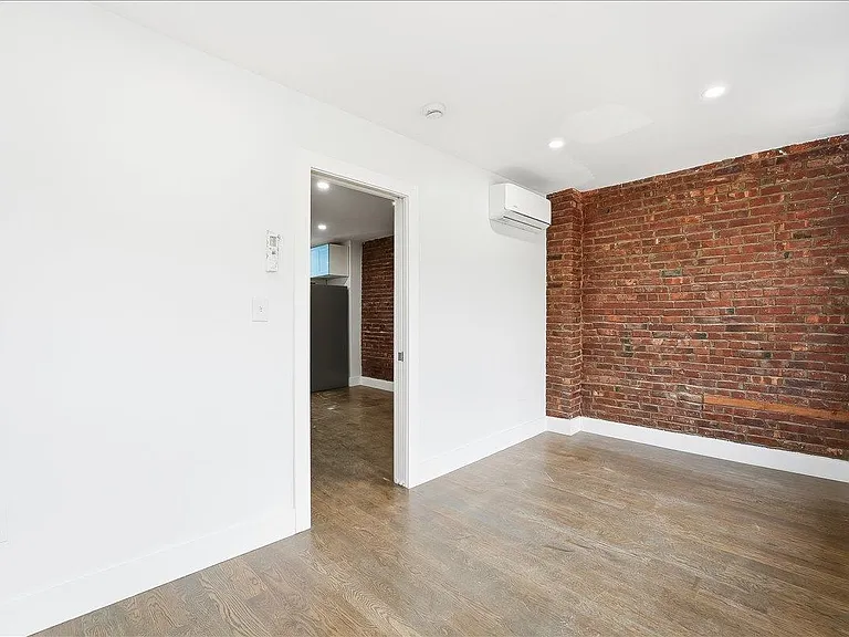 216 6th St #2 — Photo 8