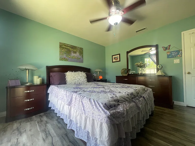 1836 Jellick Ave — Photo 8