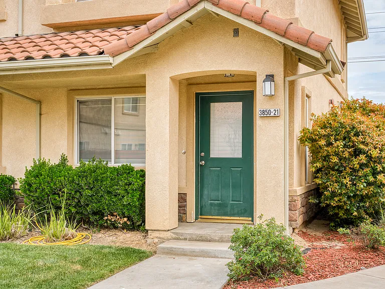 Morgan Manor - Lexar Drive — Photo 9