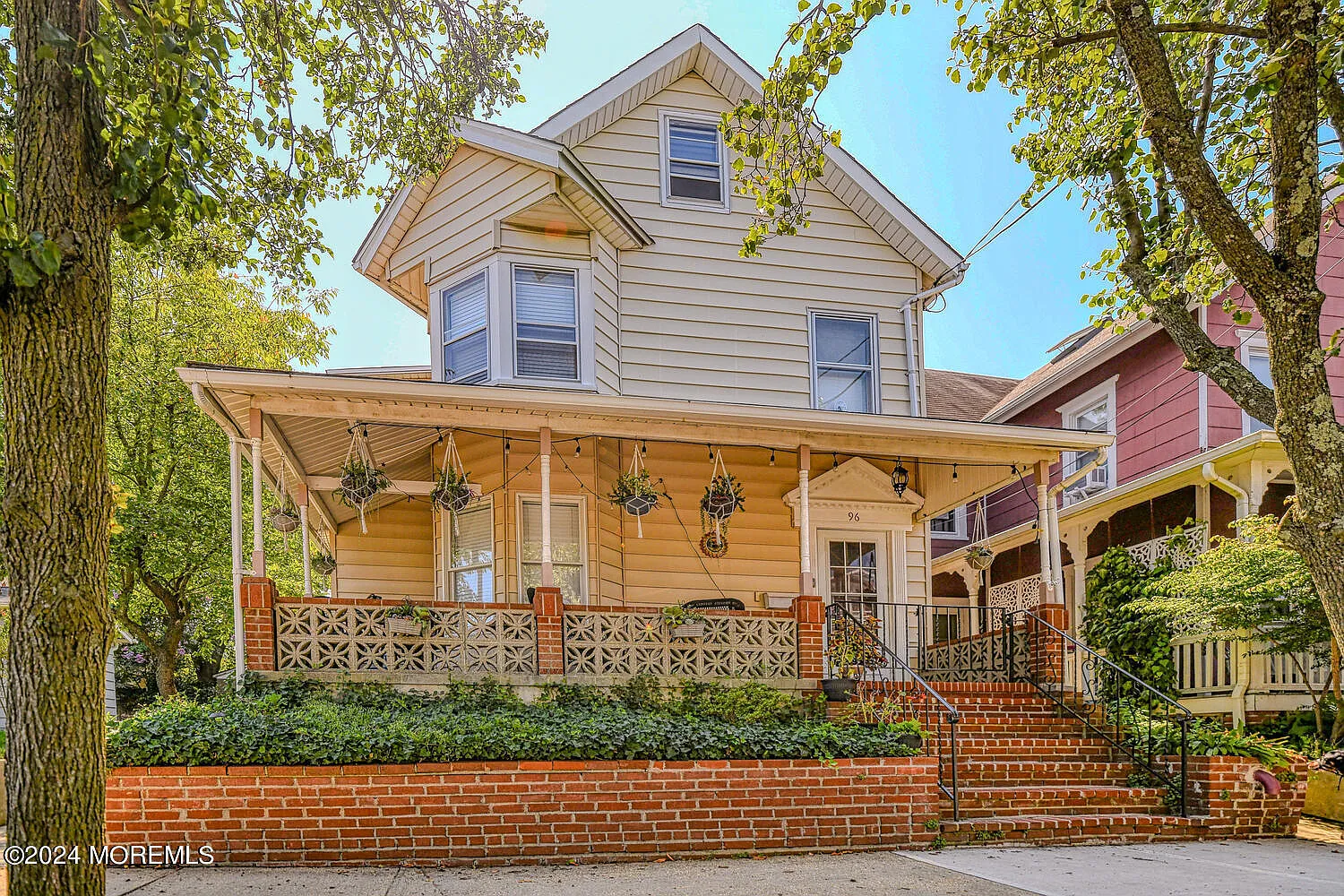 5 bed, 1982 sqft, $3,500 — Photo 1