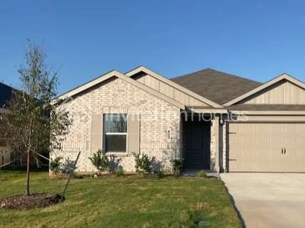 403 Comanche Dr, Cleburne, TX 76033