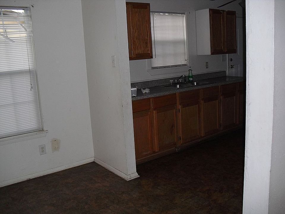 DINNING ROOM TO-KITCHEN