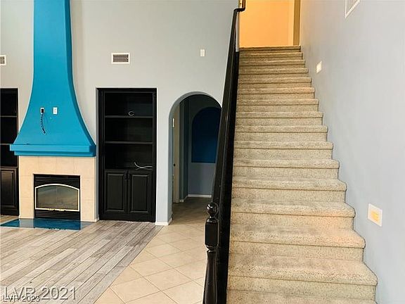 4th image of 376 Santa Candida St