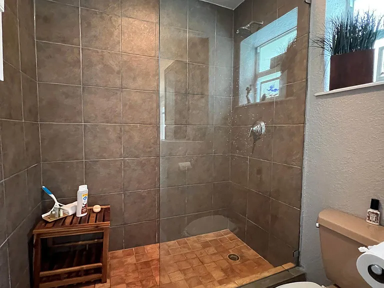 1008 NE 16th Pl — Photo 15