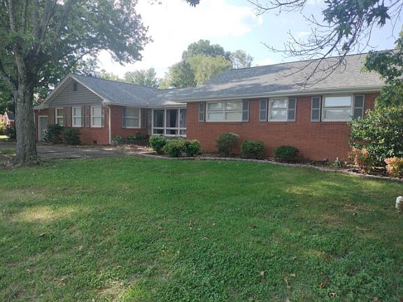 3rd image of 652 W Stone Dr