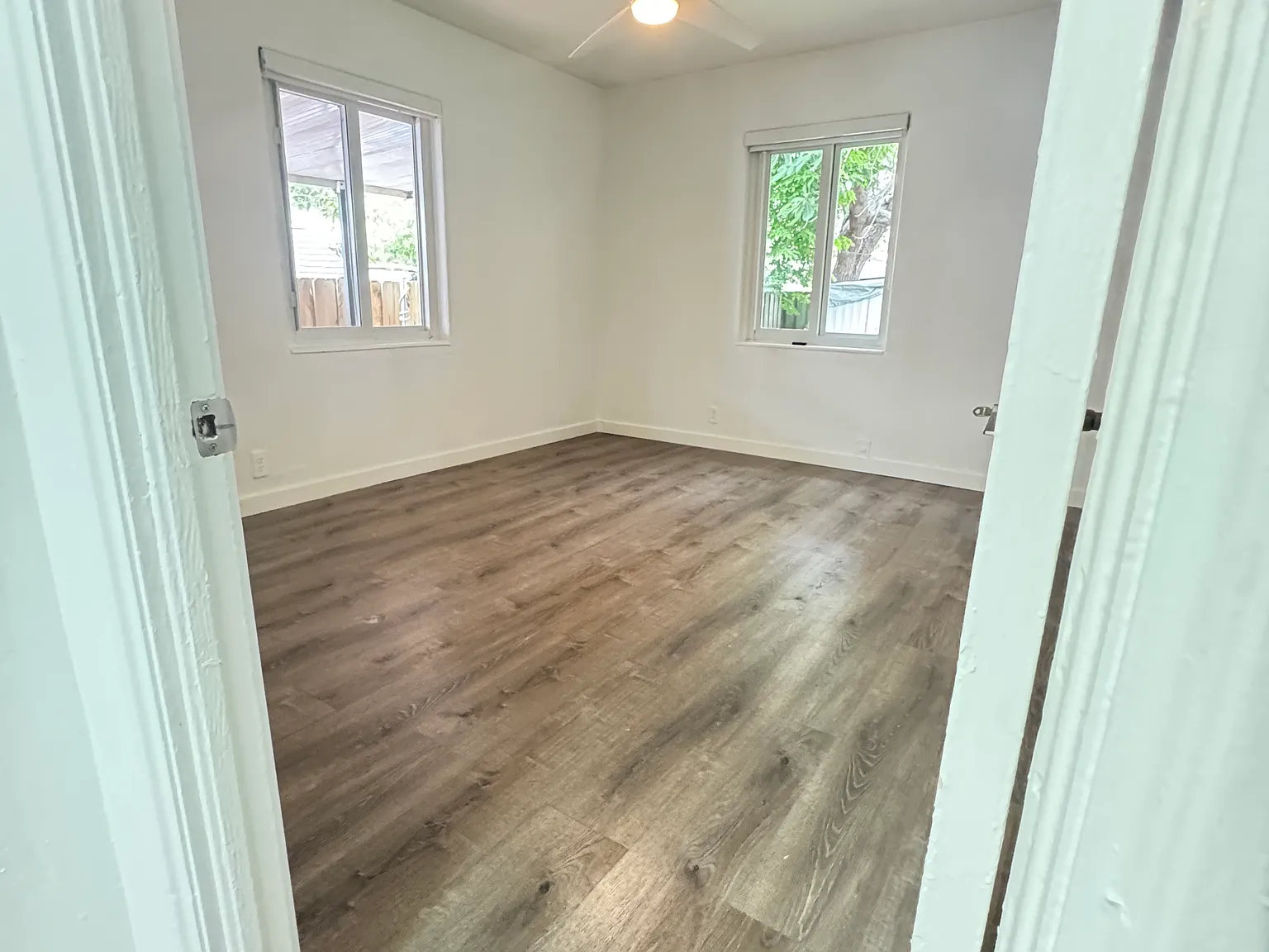 3 bed, 1000 sqft, $3,500 — Photo 2