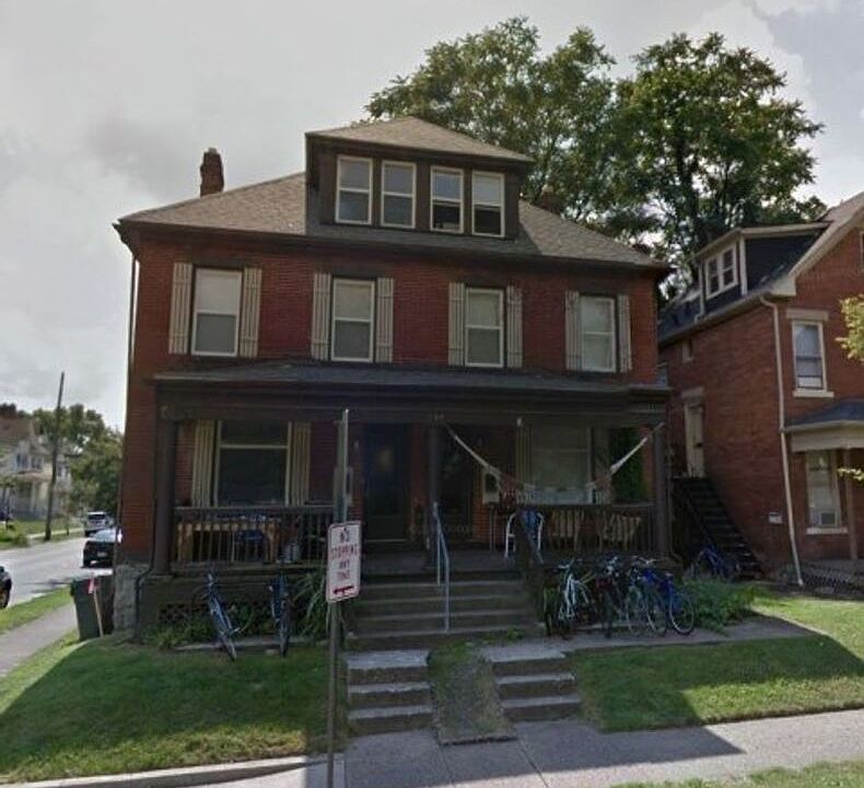 1st image of 125 W 8th Ave #B