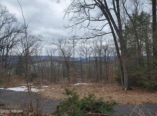 29 Hemlock Dr, Lock Haven, PA 17745