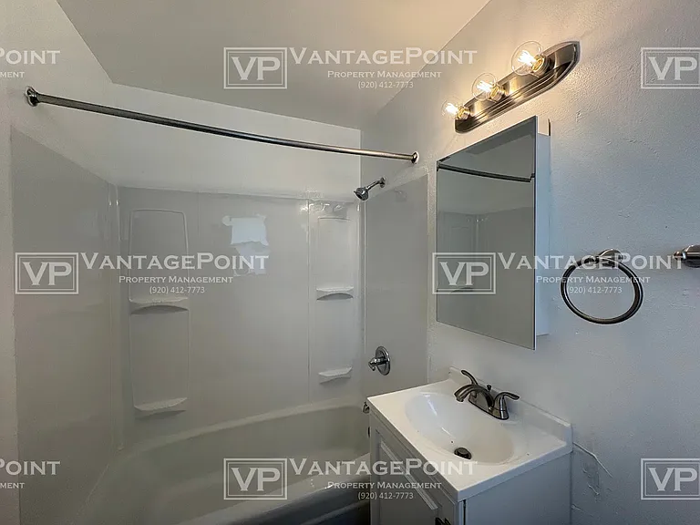 1558 Cass St #B — Photo 9