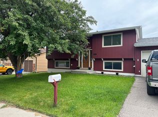 217 Sunset Ave, Thermopolis, WY 82443