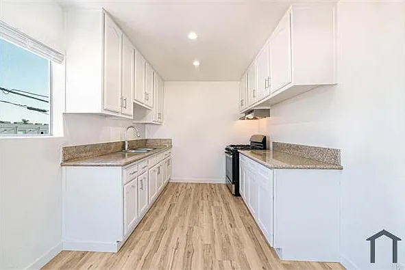 13406 S Vermont Ave #6 — Photo 9