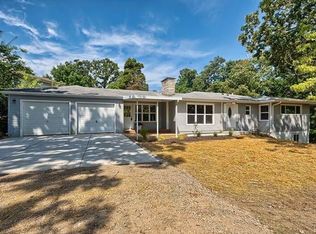 1 Circle Dr, Fenton, MO 63026