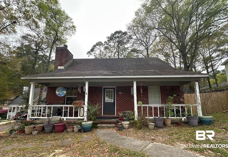 1st image of 114 Greenwood Dr