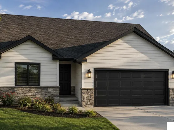 2915 Lakeside Dr, Plattsmouth, NE 68048