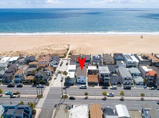 905 W Balboa Blvd APT B, Newport Beach, CA 92661