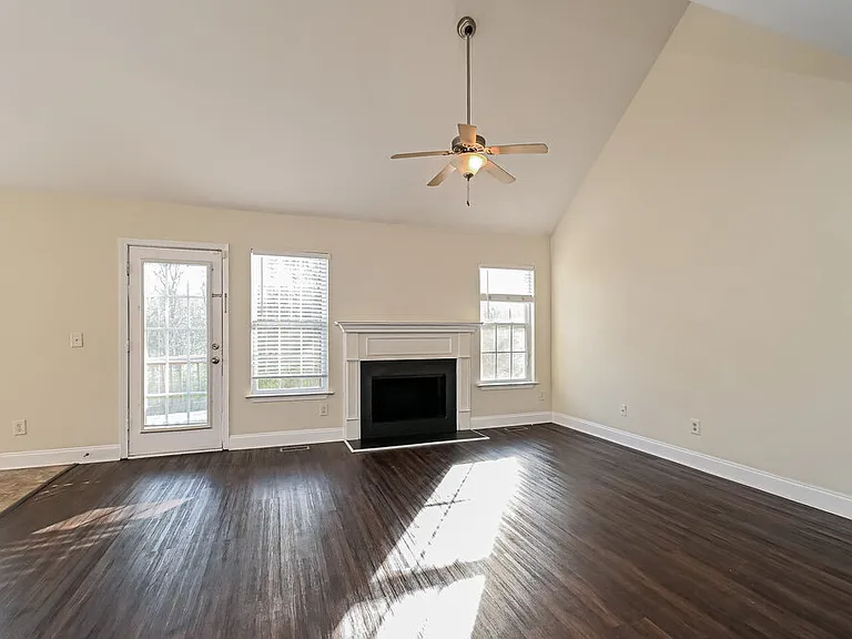 1565 Bridgecrest Dr — Photo 5