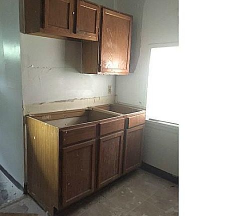 2nd image of 29 E Utica St