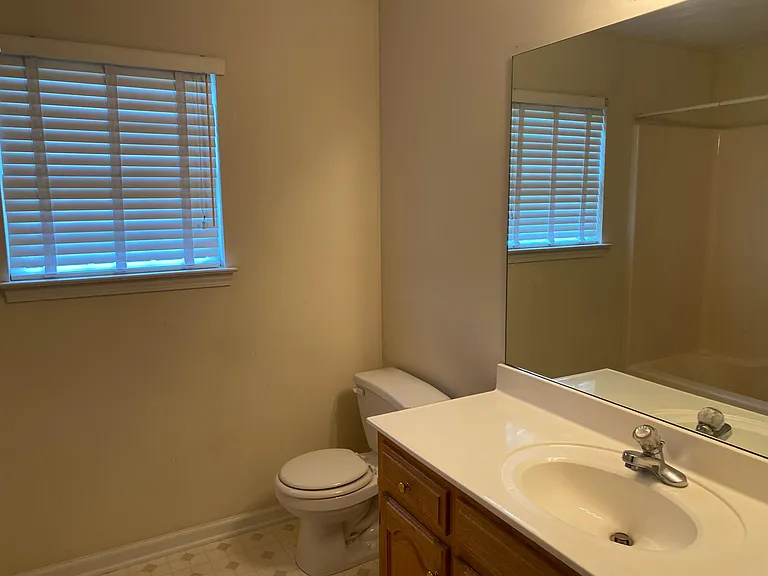 100 Moss Hill Ct — Photo 18