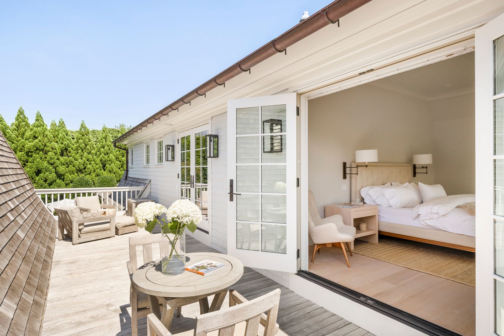  Private deck for guest #1