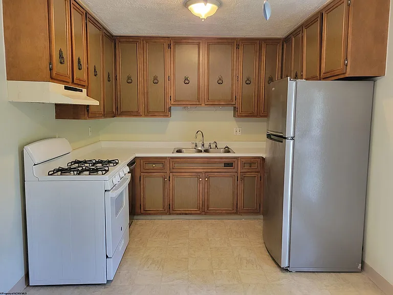 929 Garrison Ave — Photo 8