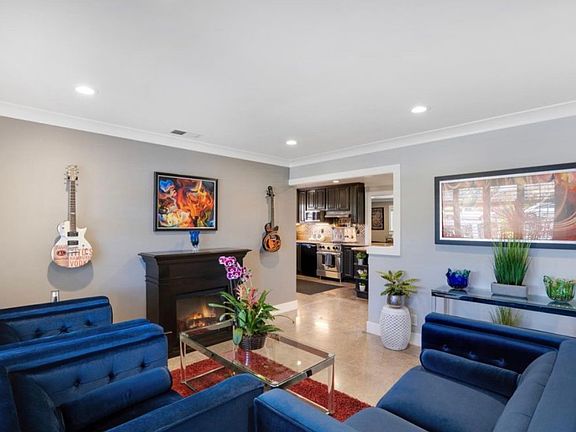 4th image of 662 Borregas Ave