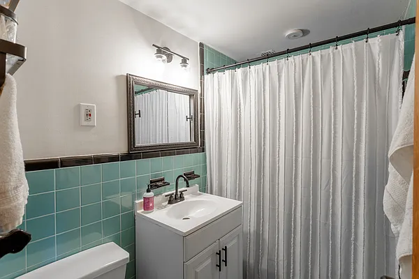 Rented by Bond New York | media 8