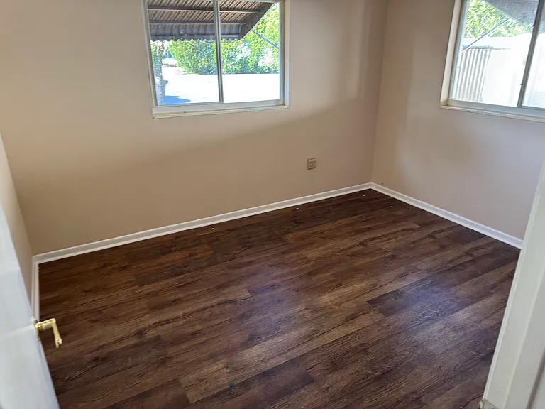 1385 Hardy St — Photo 5