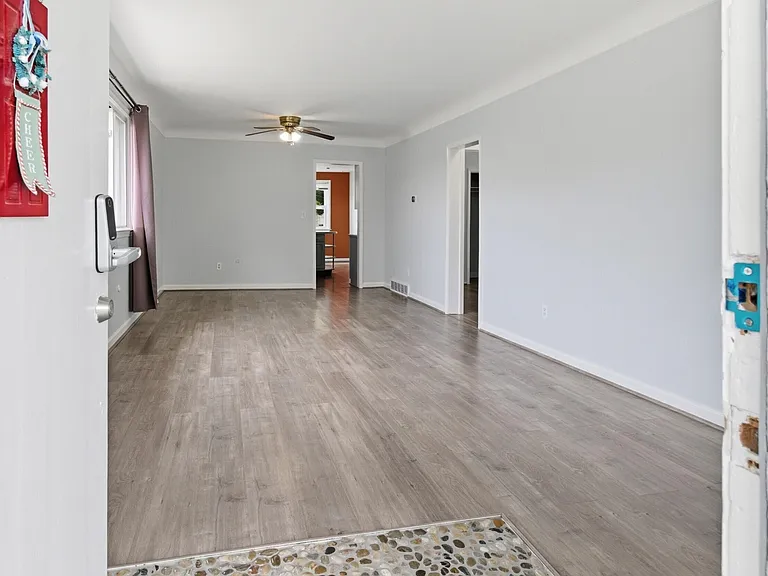 27033 Brush St — Photo 4